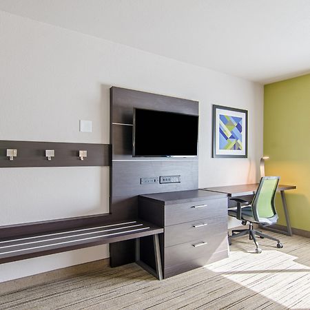 Holiday Inn Express & Suites - Atchison By Ihg Экстерьер фото