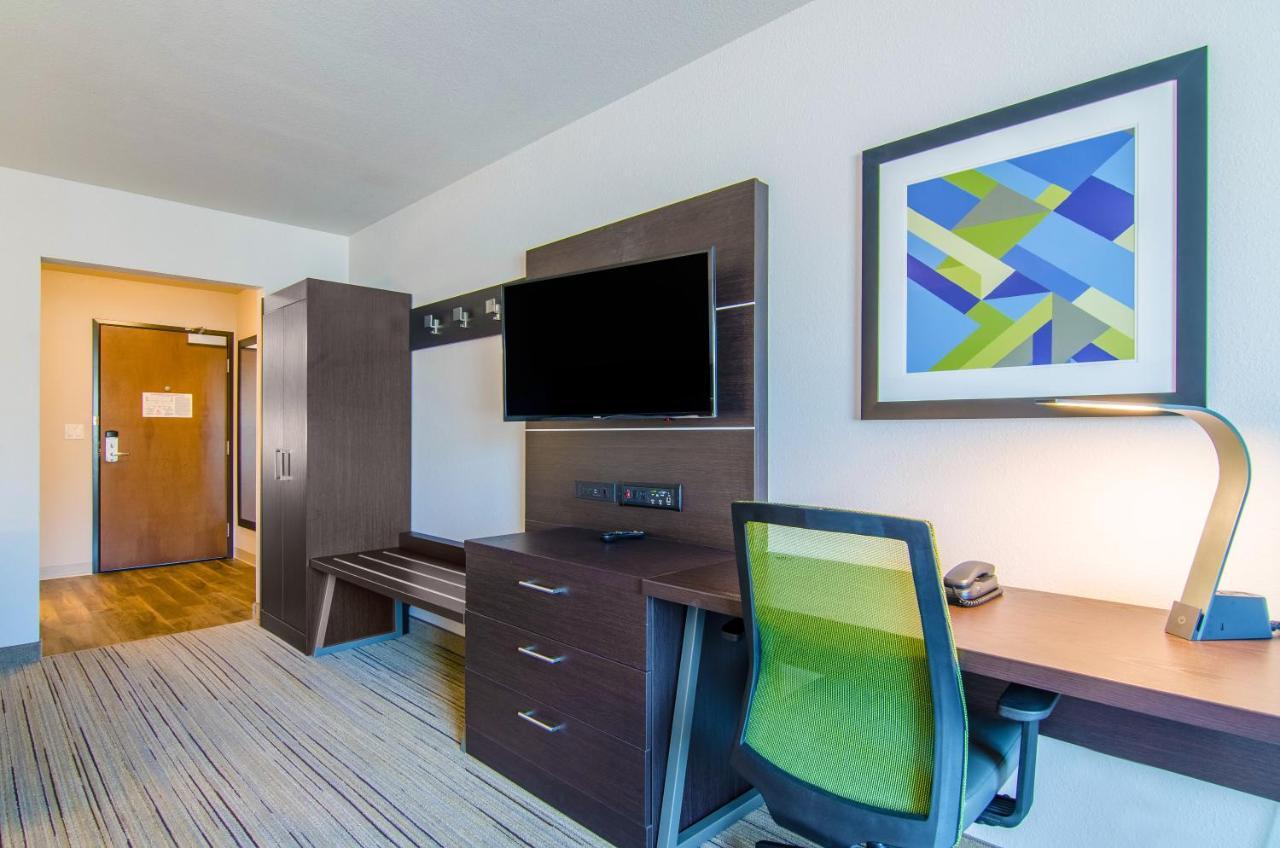 Holiday Inn Express & Suites - Atchison By Ihg Экстерьер фото
