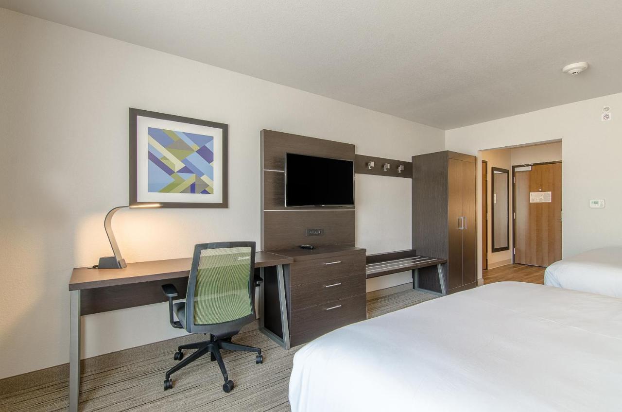 Holiday Inn Express & Suites - Atchison By Ihg Экстерьер фото