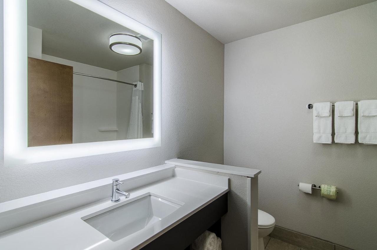 Holiday Inn Express & Suites - Atchison By Ihg Экстерьер фото