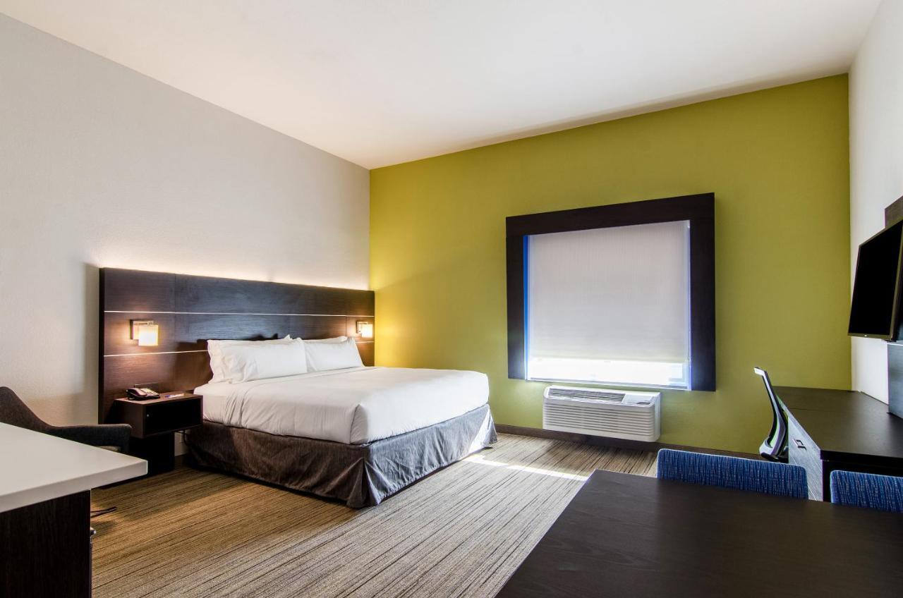 Holiday Inn Express & Suites - Atchison By Ihg Экстерьер фото