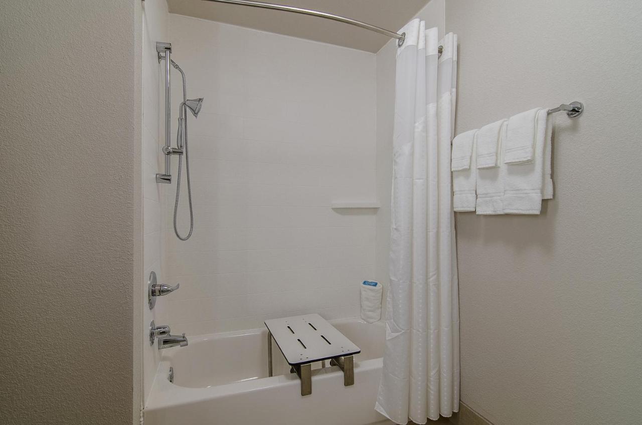 Holiday Inn Express & Suites - Atchison By Ihg Экстерьер фото